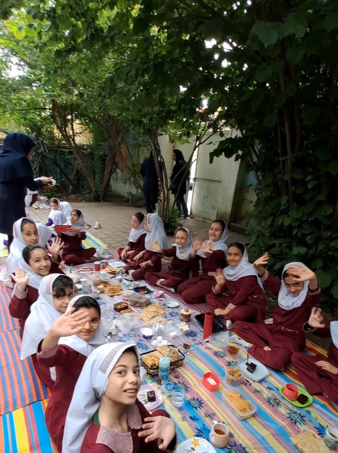 💠دورهمی روز پایانی مدرسه